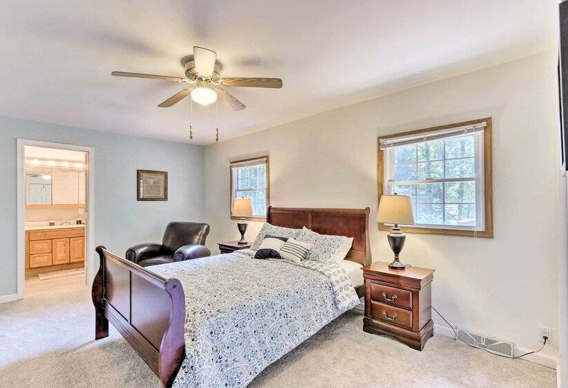 Harpers Ferry Cabin Walk To Private Lake!