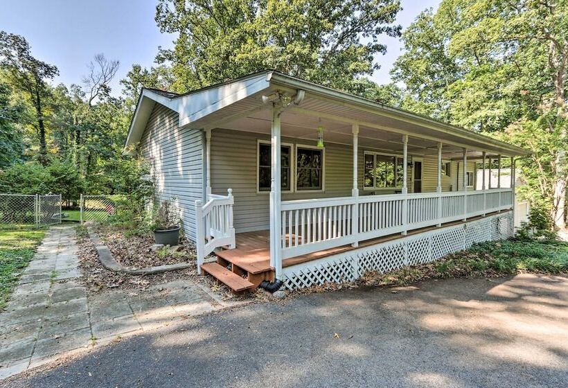 Harpers Ferry Cabin Walk To Private Lake!