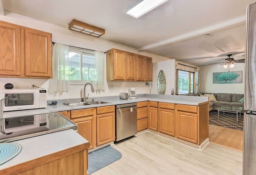 Harpers Ferry Cabin Walk To Private Lake!