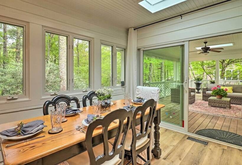 Highlands Cottage W/ Sunroom ~ 1 Mile To Downtown!