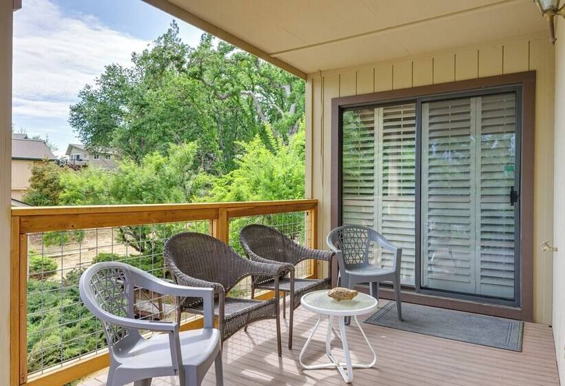 Hikers Escape Home Near Beach, Golf & Yosemite