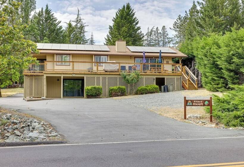 Hikers Escape Home Near Beach, Golf & Yosemite