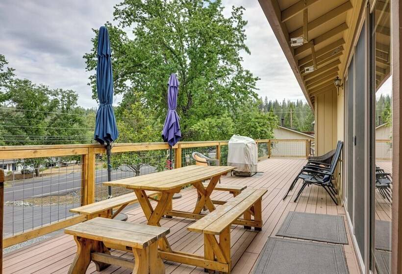 Hikers Escape Home Near Beach, Golf & Yosemite