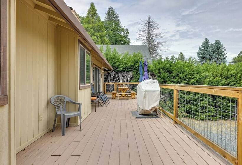 Hikers Escape Home Near Beach, Golf & Yosemite