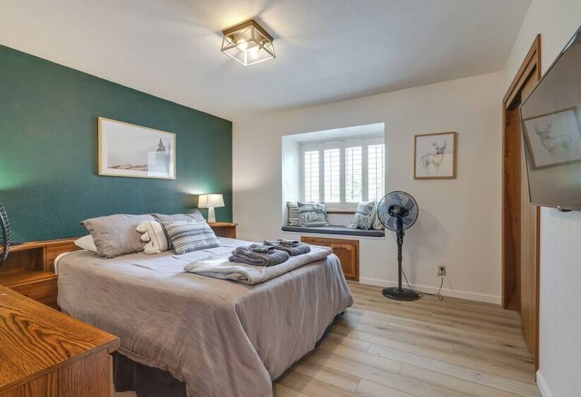 Hikers Escape Home Near Beach, Golf & Yosemite