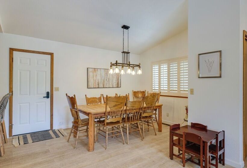 Hikers Escape Home Near Beach, Golf & Yosemite