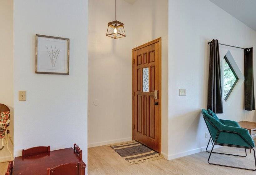 Hikers Escape Home Near Beach, Golf & Yosemite