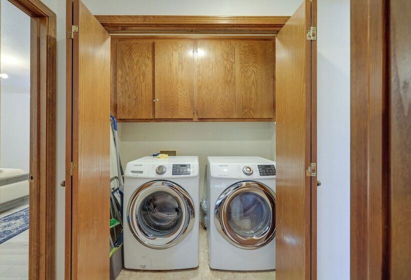 Hikers Escape Home Near Beach, Golf & Yosemite