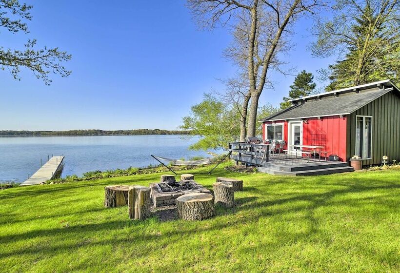 Hilltop Green Lake Home: Dock, Kayaks, Views!
