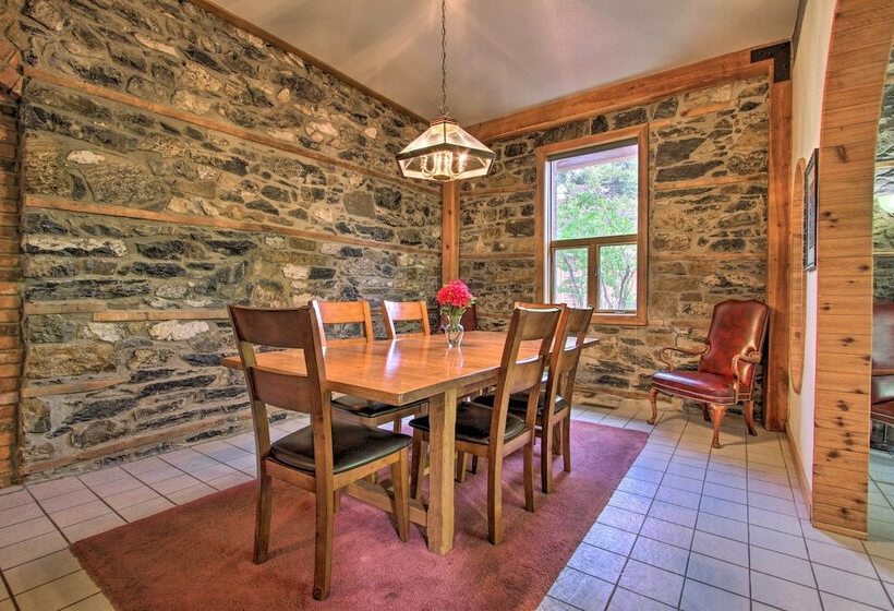 Historic Helena Retreat   Near Dtwn & Mt Helena!