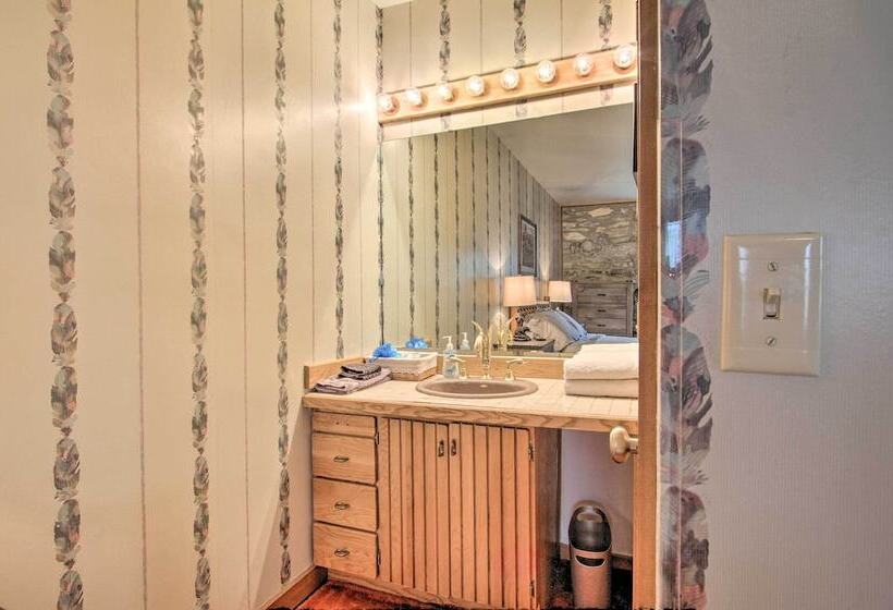 Historic Helena Retreat   Near Dtwn & Mt Helena!