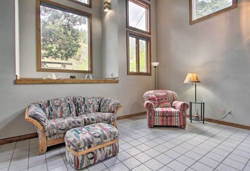 Historic Helena Retreat   Near Dtwn & Mt Helena!