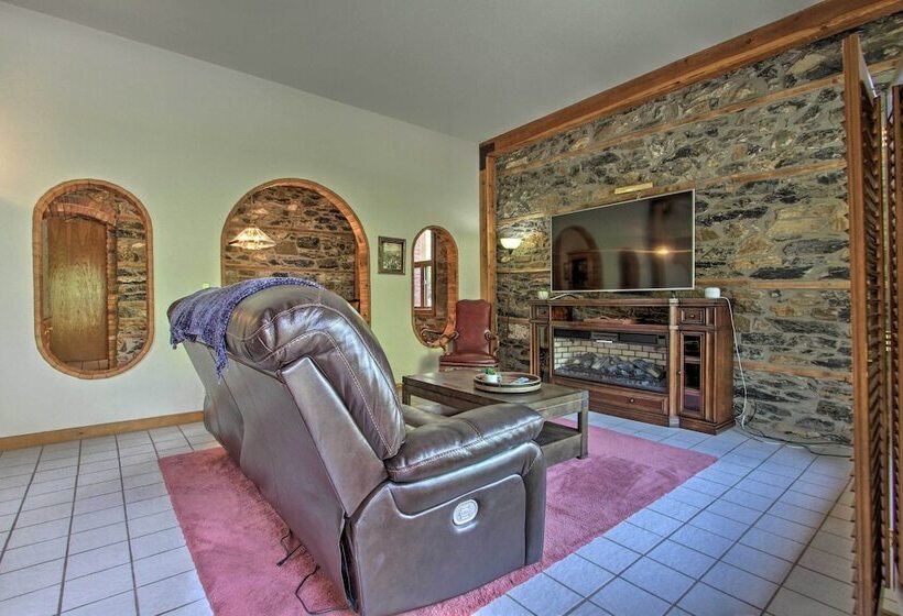 Historic Helena Retreat   Near Dtwn & Mt Helena!