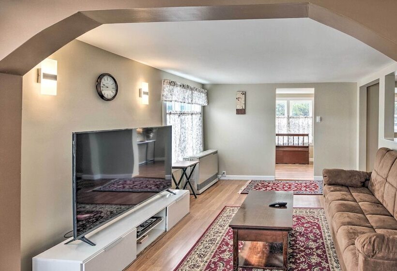 Historic Meredith Home: Walk To Town Center!