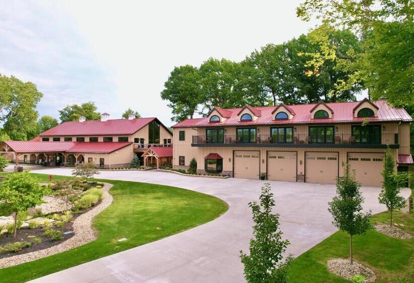 여관 Tall Oaks Resort