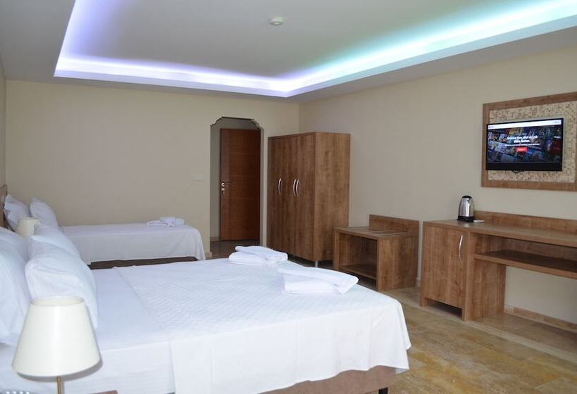 בית מלון כפרי Caissa