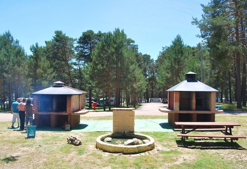 בית מלון כפרי Camping Urbión