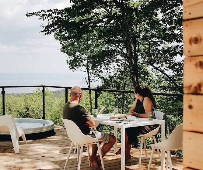 בית מלון כפרי Dômes Charlevoix