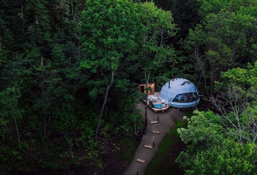 בית מלון כפרי Dômes Charlevoix