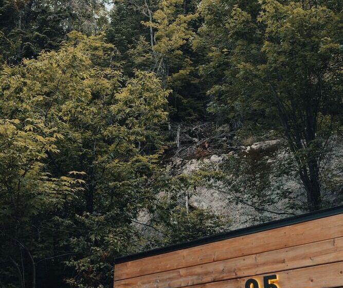 בית מלון כפרי Dômes Charlevoix