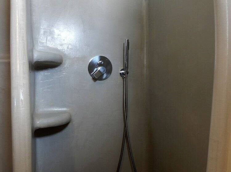 Отель Tataki Family