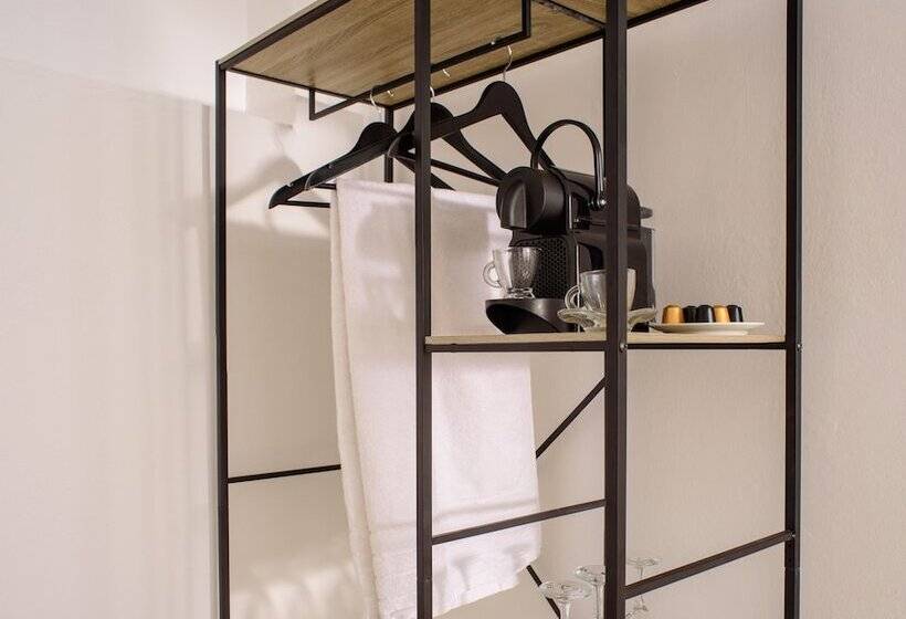 Отель Tataki Family