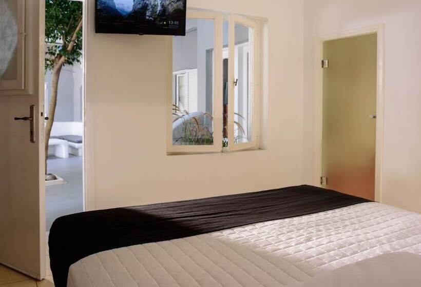 Отель Tataki Family