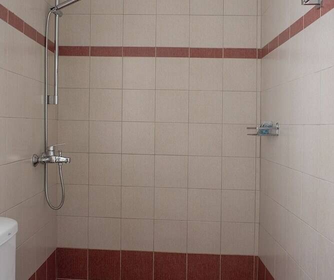 Отель Tataki Family