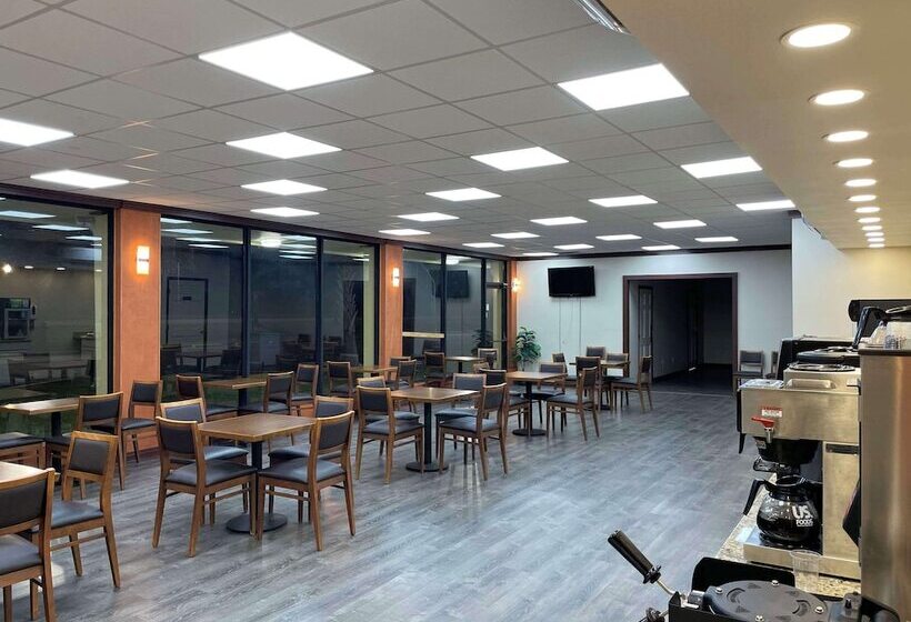 فندق Quality Inn