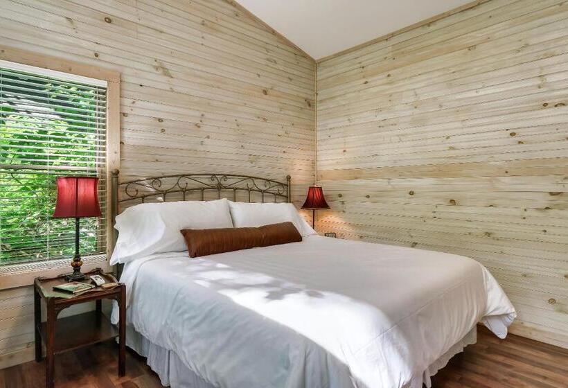 호텔 Rivers Edge Treehouses