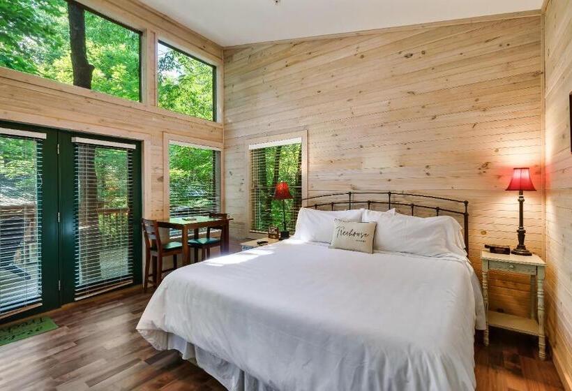 호텔 Rivers Edge Treehouses