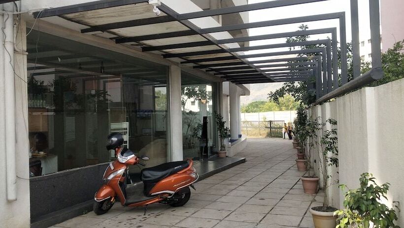 בית מלון כפרי Sumanchandra Suites