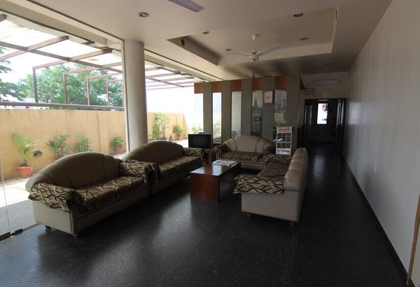 בית מלון כפרי Sumanchandra Suites