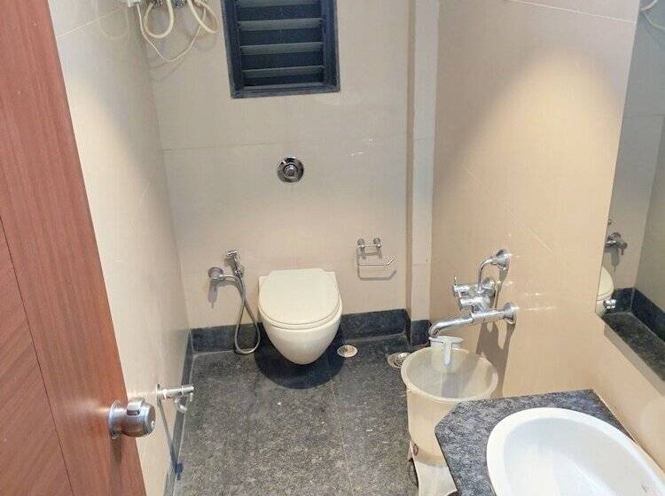 בית מלון כפרי Sumanchandra Suites