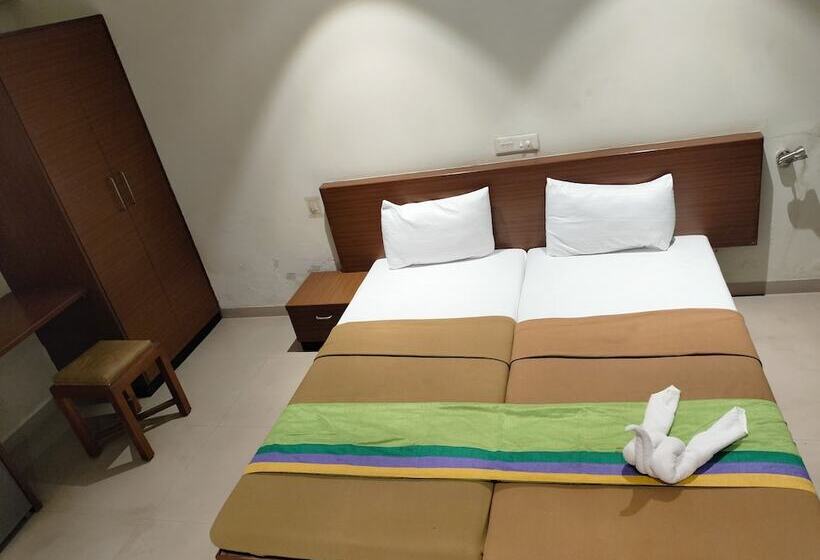 בית מלון כפרי Sumanchandra Suites