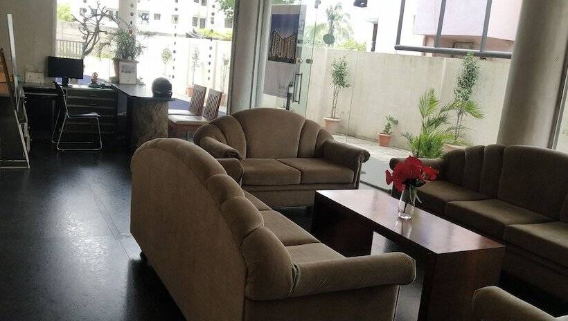 בית מלון כפרי Sumanchandra Suites