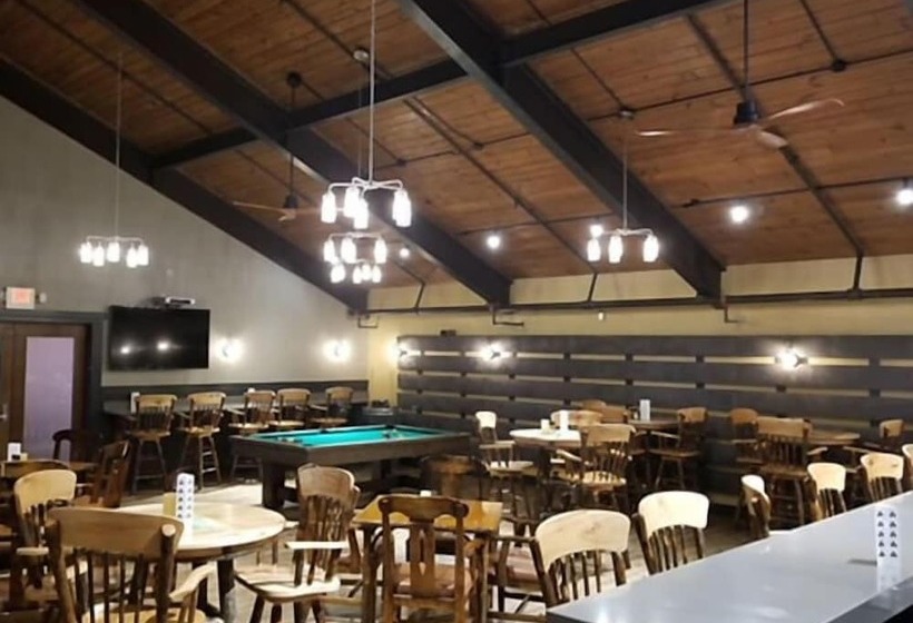 فندق Timberline Glamping At Unicoi State Park