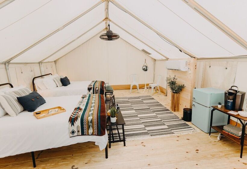 فندق Timberline Glamping At Unicoi State Park