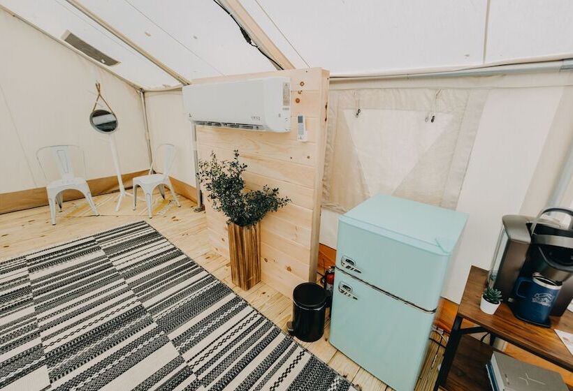 فندق Timberline Glamping At Unicoi State Park