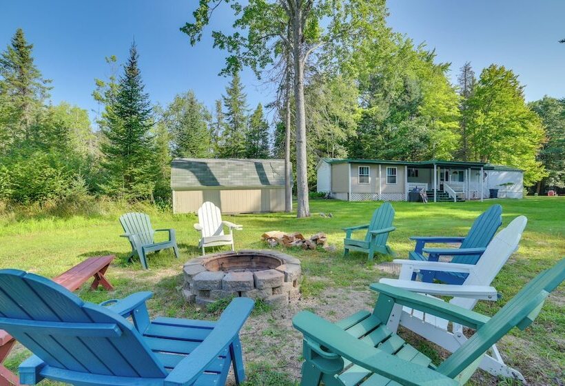 Houghton Lake Area Home W/ Fire Pit & Yard!