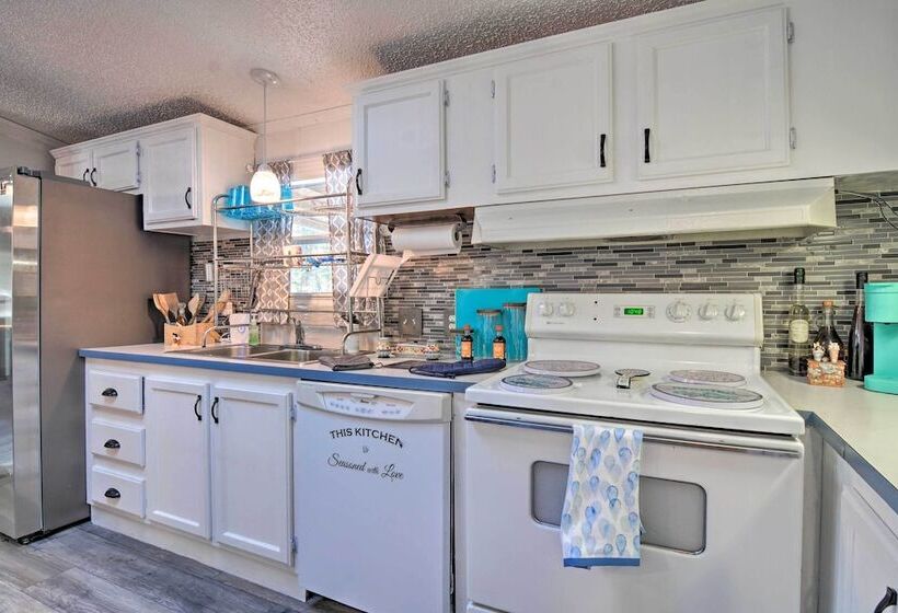 Houghton Lake Area Home W/ Fire Pit & Yard!