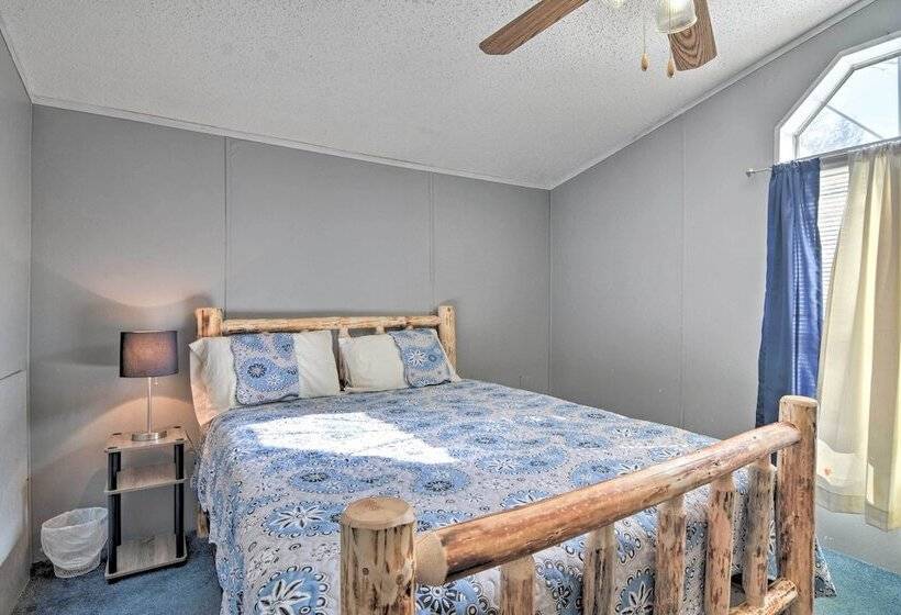 Houghton Lake Area Home W/ Fire Pit & Yard!