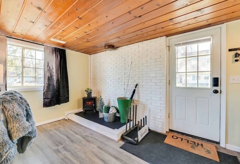 Houghton Lake Cottage   Central Location!