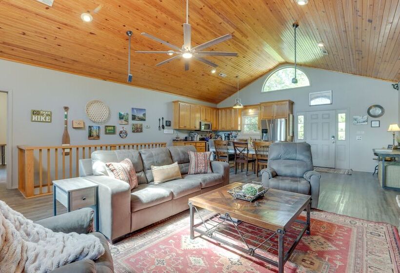 Beaver Lake Home W/ Game Room, Boat Slip & Views!
