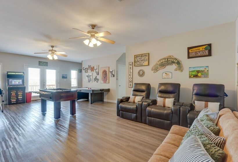 Beaver Lake Home W/ Game Room, Boat Slip & Views!