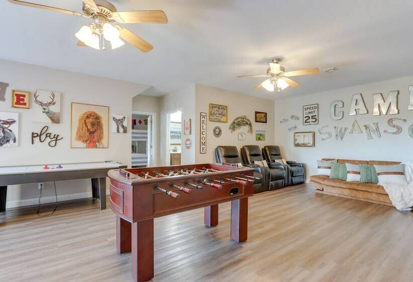 Beaver Lake Home W/ Game Room, Boat Slip & Views!