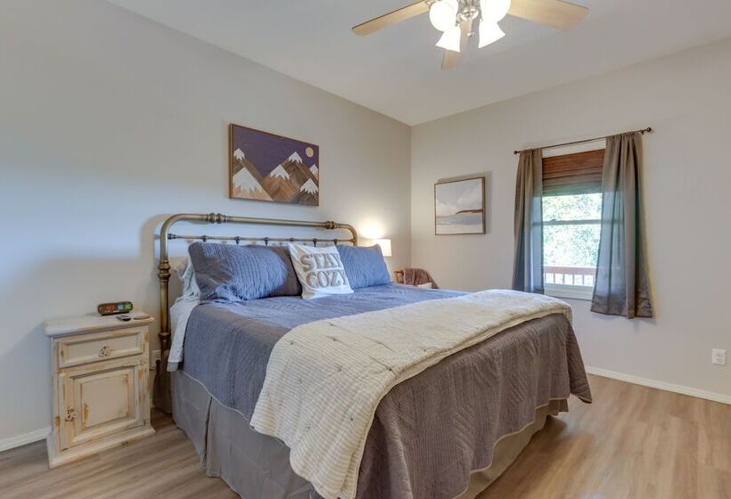 Beaver Lake Home W/ Game Room, Boat Slip & Views!