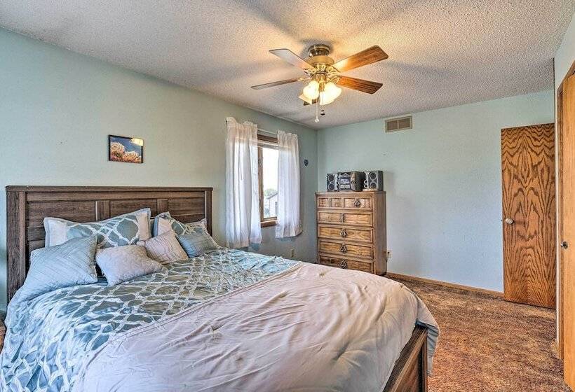 Hunting & Fishing Lodge < 3 Mi From Lake Sakakawea