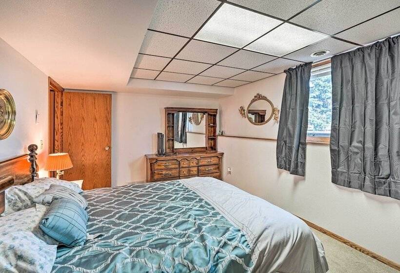 Hunting & Fishing Lodge < 3 Mi From Lake Sakakawea