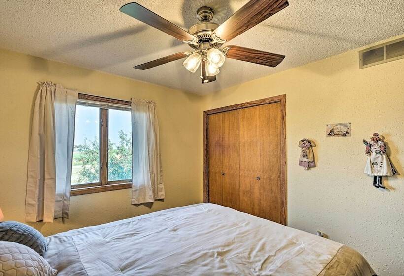 Hunting & Fishing Lodge < 3 Mi From Lake Sakakawea